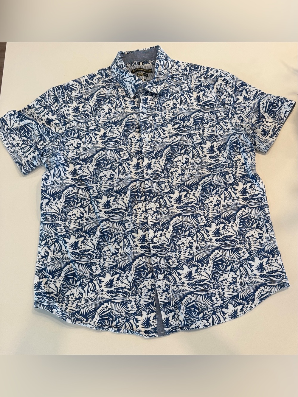 English Laundry Men's Blue Floral/Tropical  Short-Sleeve Button-Up Shirt